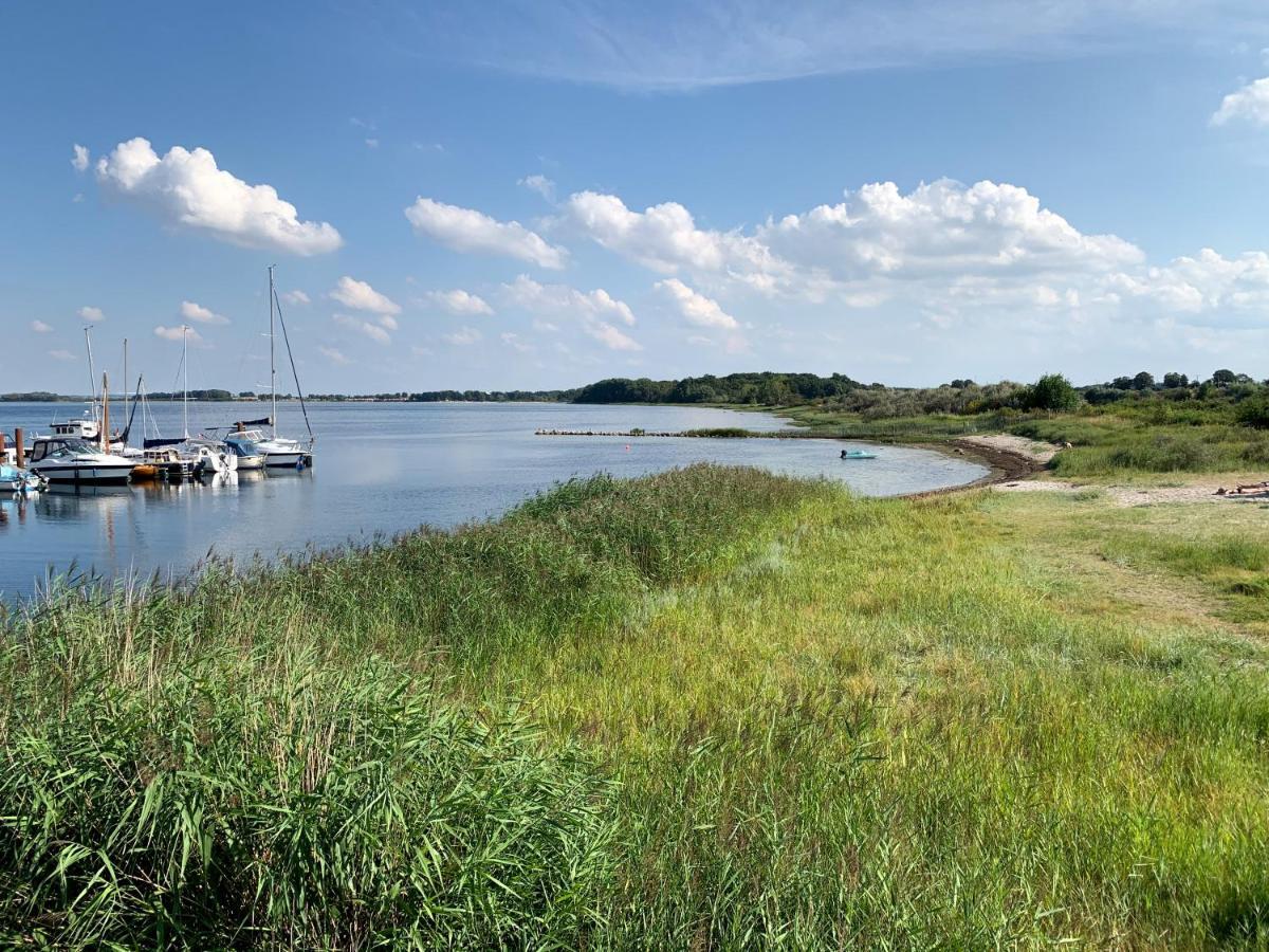Bades Huk Marina Hotel Hohen Wieschendorf Esterno foto